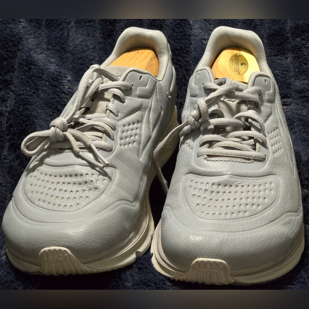 Altra Torin 5 Leather, Men's Size 10 Gray Gently Used - Picture 3 of 7
